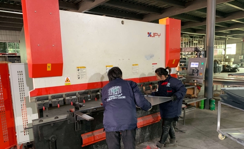 hightop battery cage factory